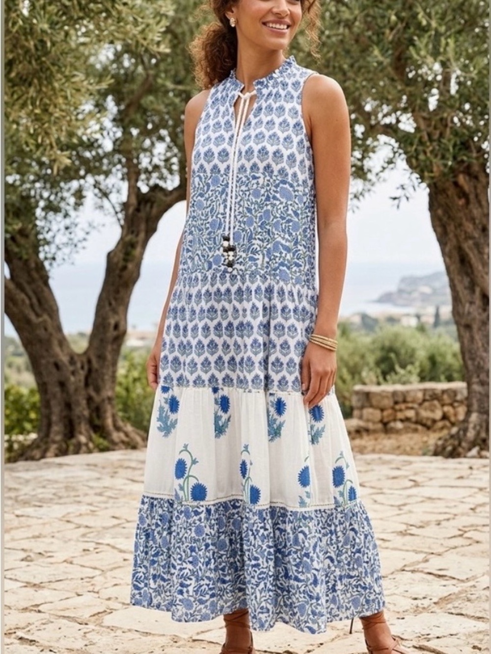 Chelsea & Theodore White and Blue Sleeveless Tie-Front Midi Dress
